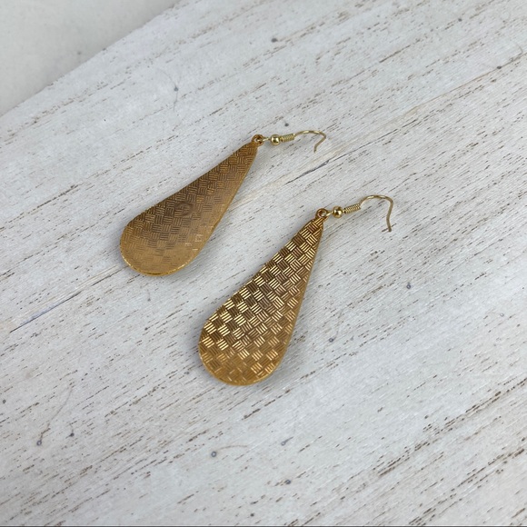 🚫SOLD🚫 VTG 80’s Pastel & Gold Cloisonné Enamel Earrings ✨ Tear Drop Fish and - Picture 12 of 15